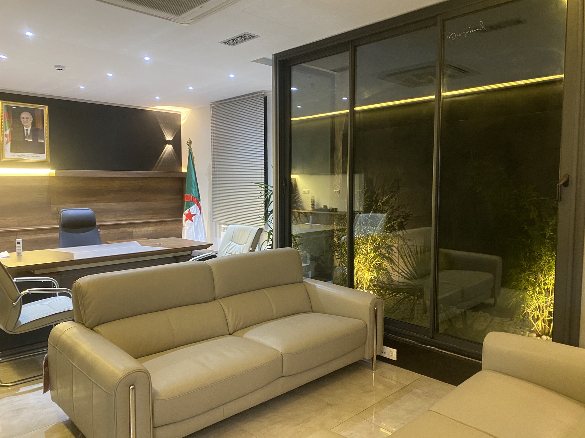 Bureau VIP Premium